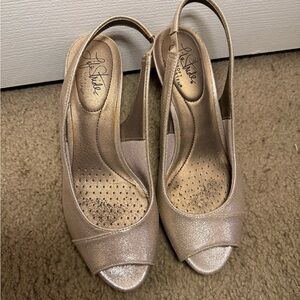 Life Stride Invest Peep-Toe Heels